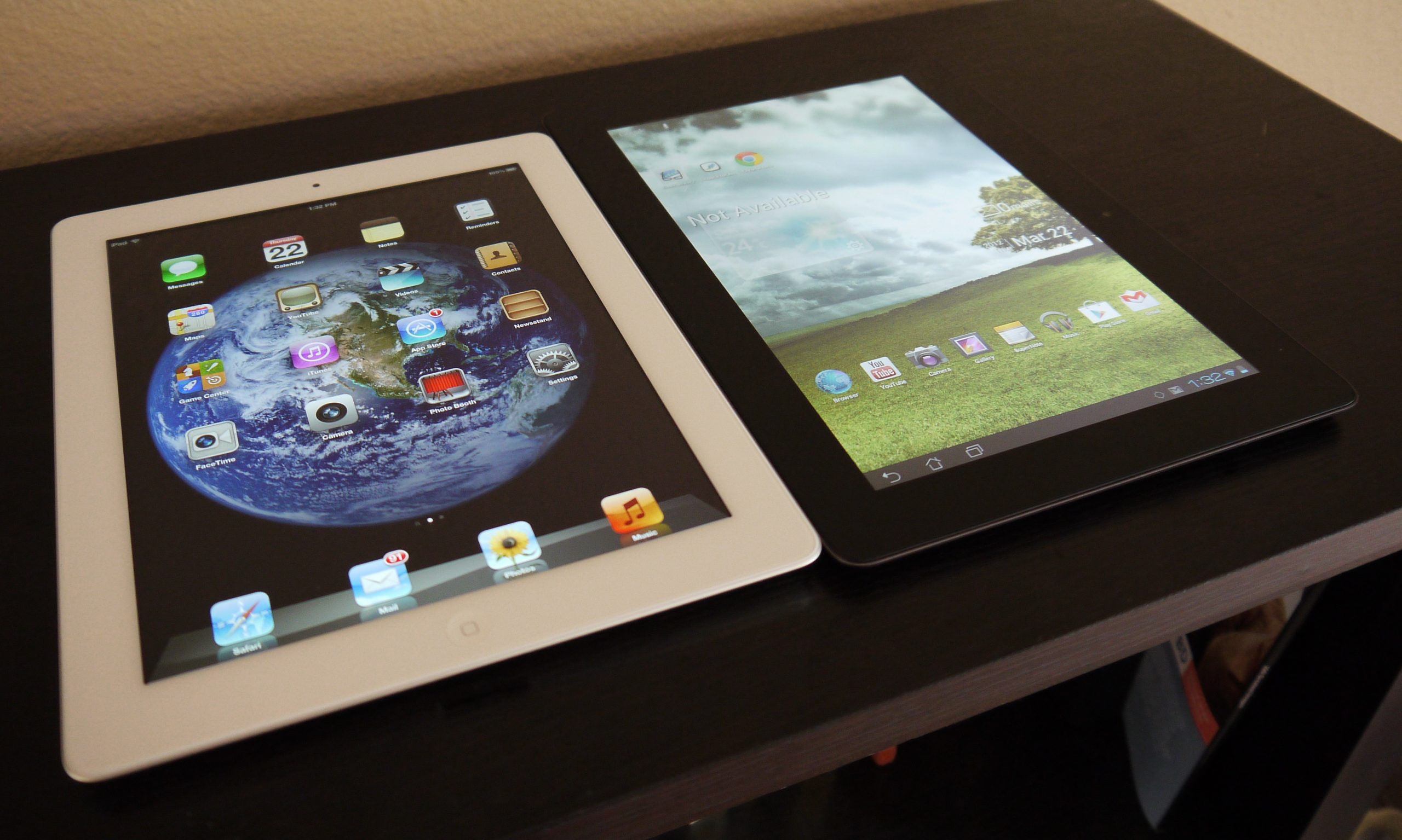 iPad 3 (2012) vs. Transformer Prime: Tablet Titan Showdown