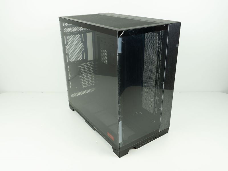 The Lian Li O11 Dynamic EVO XL For Those That Love Big Cases