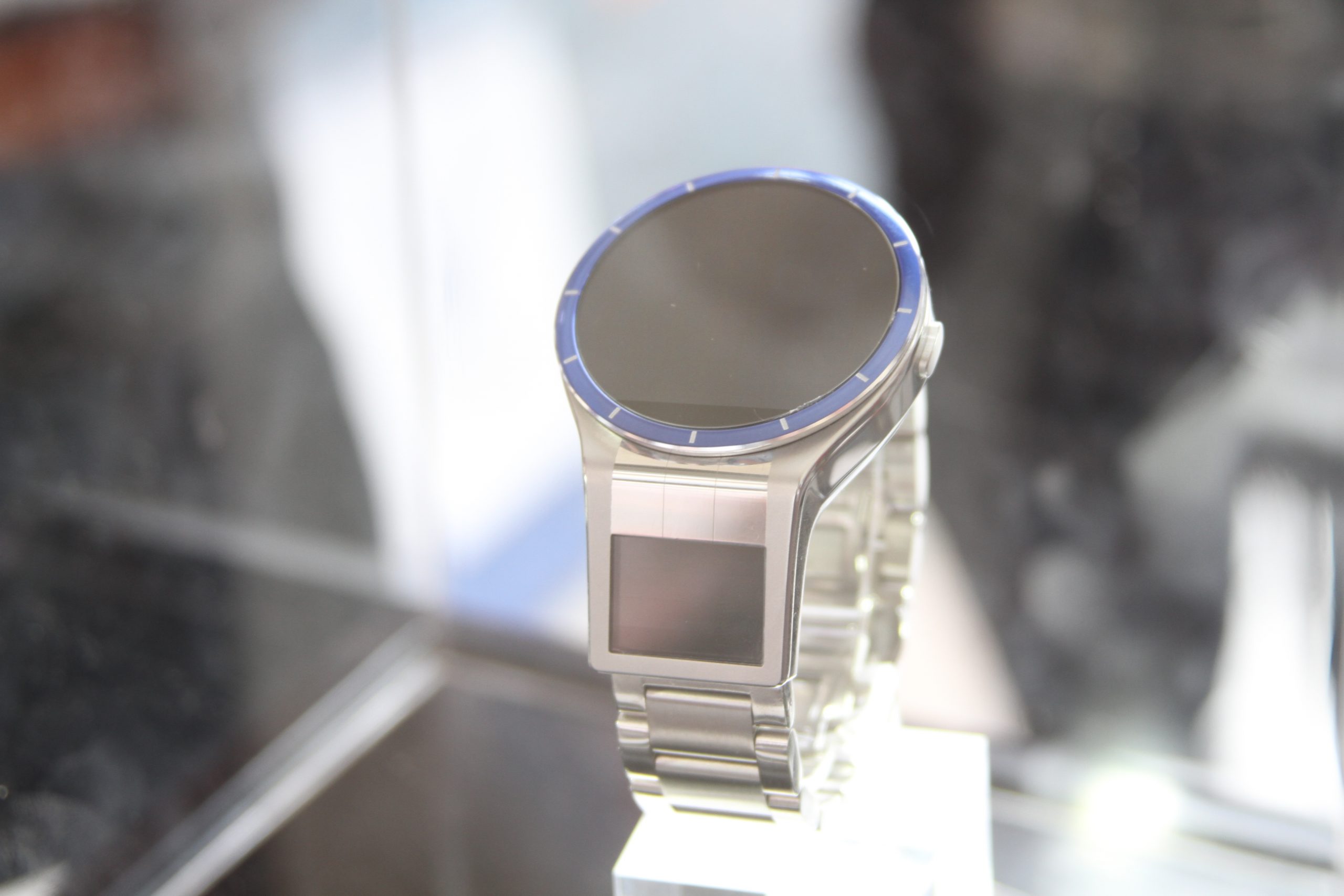 Hands-On with the Lenovo Magic View Dual-Screen Smartwatch Concept